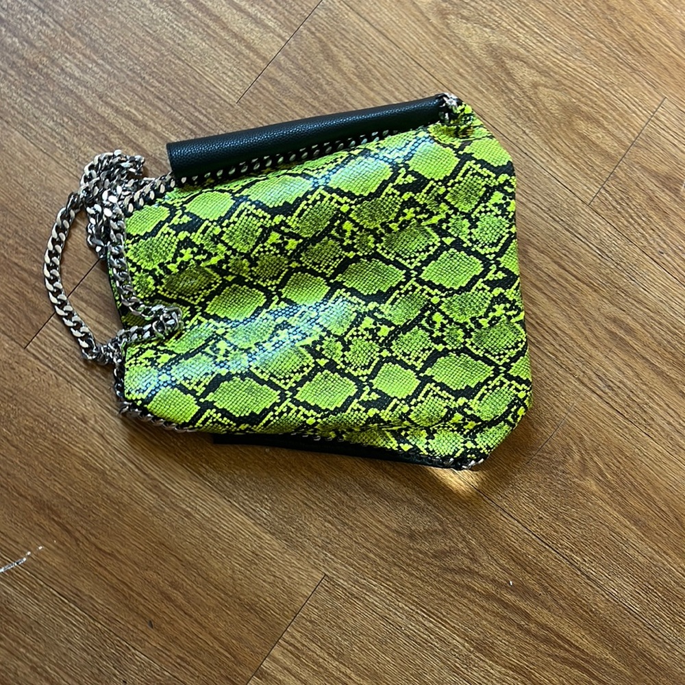 Justfab